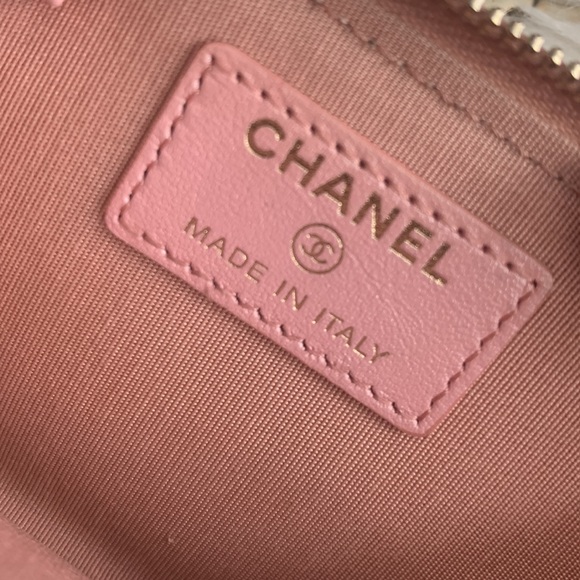 Chanel 19s iridescent o keyring holder  coin purse gold pink 2019 made in Italy - Picture 8 of 12